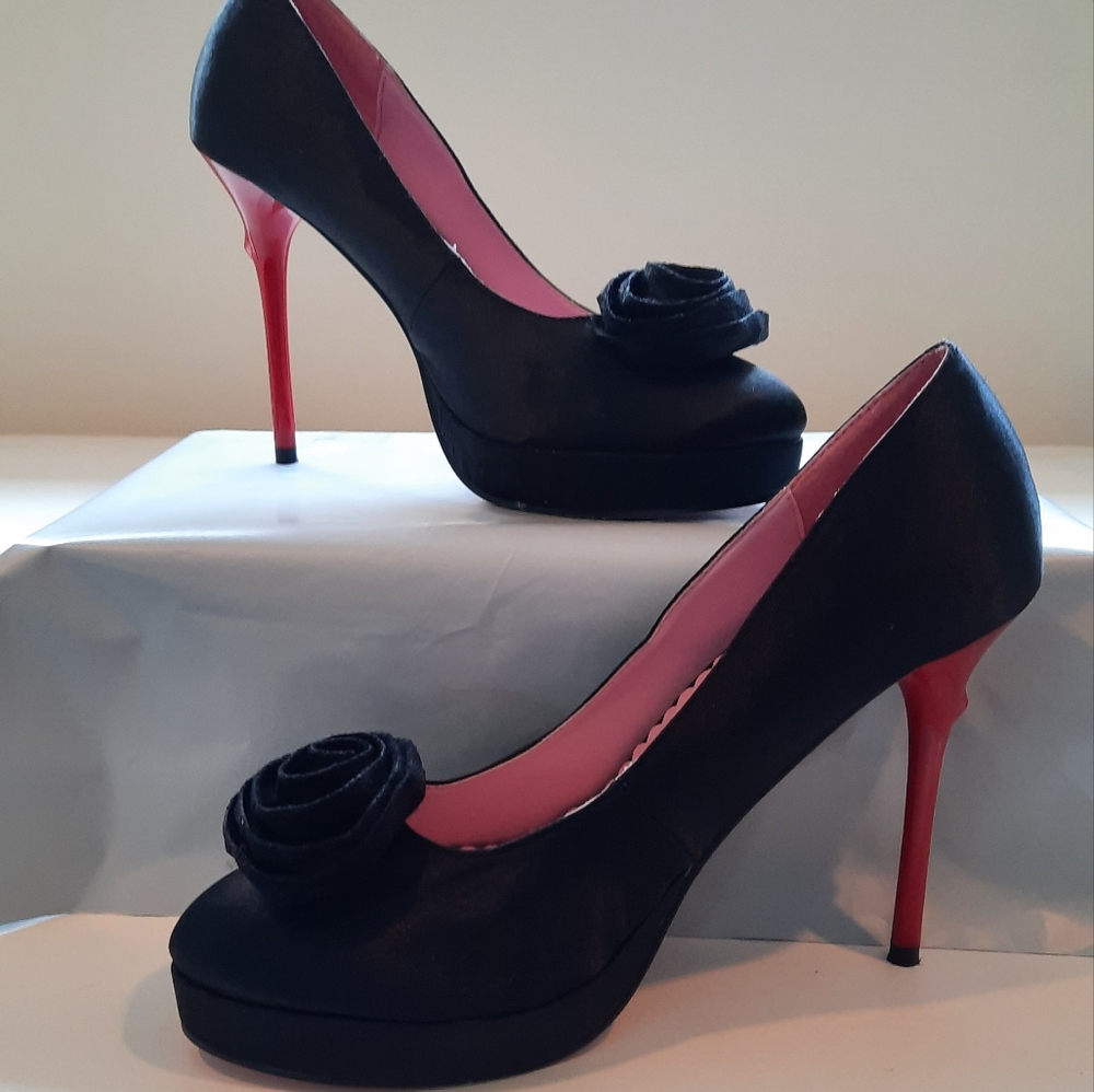 Leg Avenue Shoes By Ellie